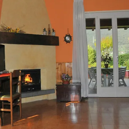 Villa Idyllic Next To The Beautiful Idro Crone