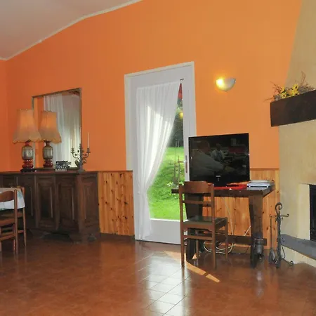 Villa Idyllic Next To The Beautiful Idro Crone