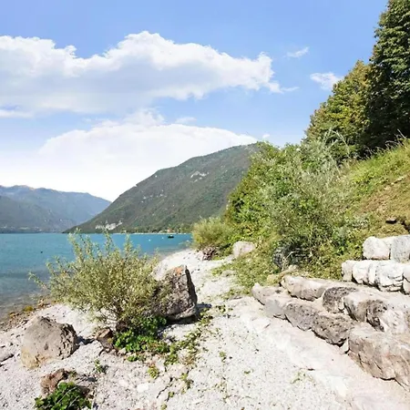 Idyllic Next To The Beautiful Idro Villa *
