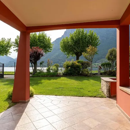 Villa Idyllic Next To The Beautiful Idro *