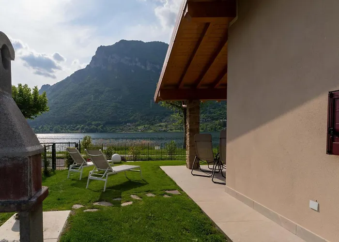 Villa Idyllic Next To The Beautiful Idro *