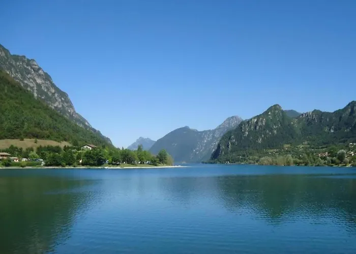 Villa Idyllic Next To The Beautiful Idro *