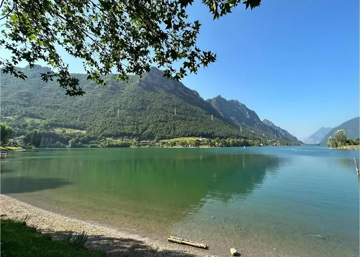 Villa Idyllic Next To The Beautiful Idro Crone